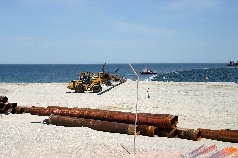 Day164 CapeMay moveing pipeline 7.JPG